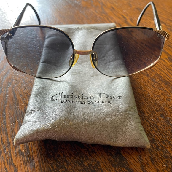 Vintage oversized Christian Dior sunglasses - Picture 3 of 3